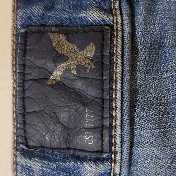 American Eagle Hi-Rise Shortie Jean Shorts - Picture 3 of 5